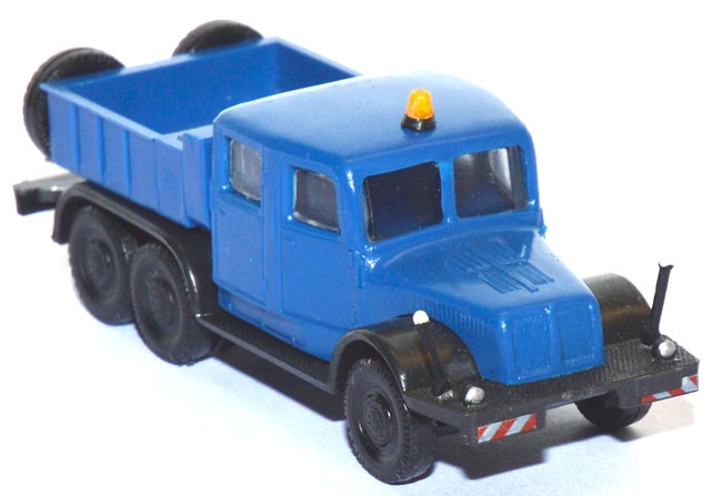 Tatra T 141 Schwerlastzugmaschine 6x6 blau