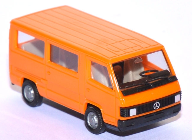 Mercedes-​Benz 100 D Bus orange