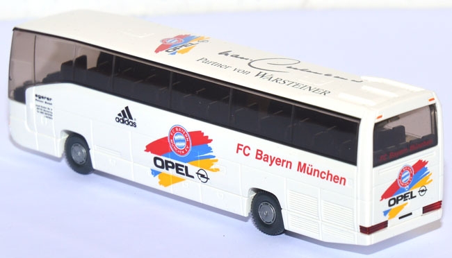 Mercedes-​Benz O 404 RHD Reisebus FC Bayern München