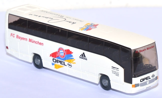 Mercedes-​Benz O 404 RHD Reisebus FC Bayern München