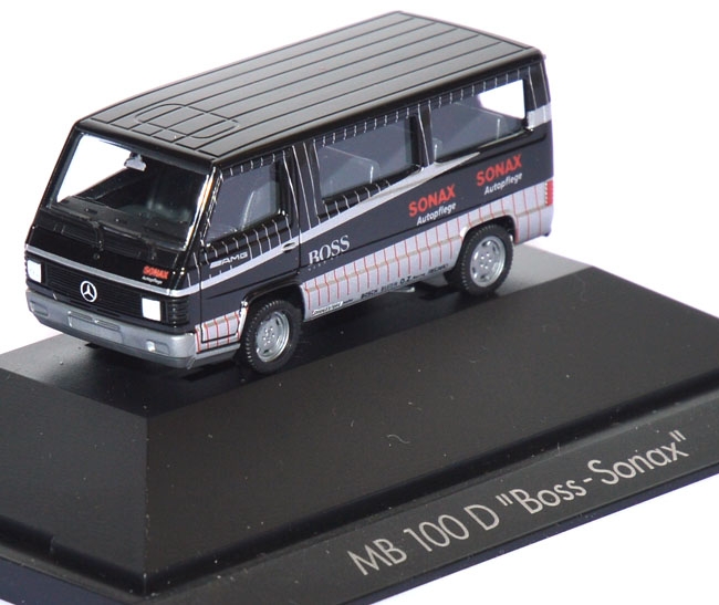 Mercedes-​Benz 100 D Bus AMG BOSS - Sonax schwarz