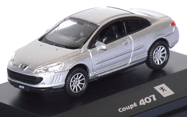 Peugeot Coupé 407 silber