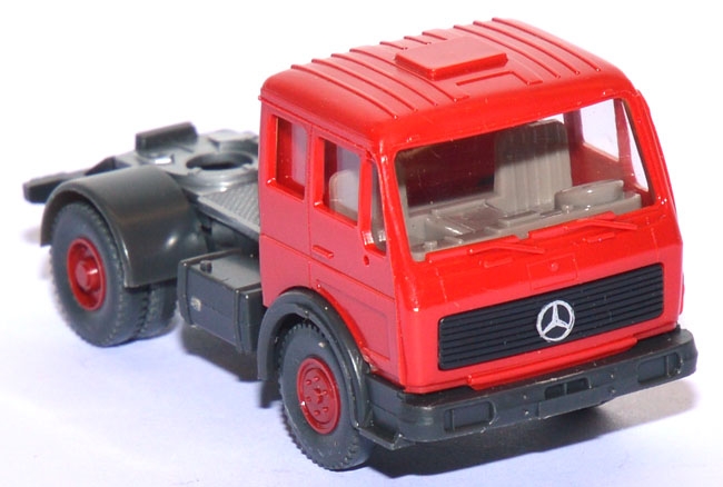 Mercedes-​​​​​Benz NG 1626 S Solozugmaschine rot