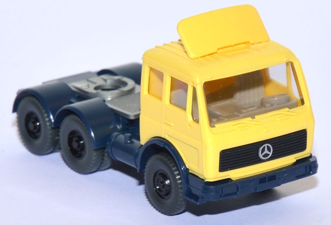 Mercedes-​Benz NG Solozugmaschine 3achsig gelb