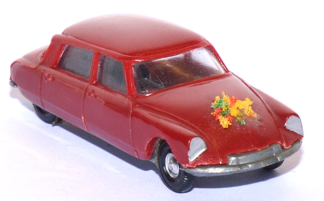 Citroen DS 19 weinrot