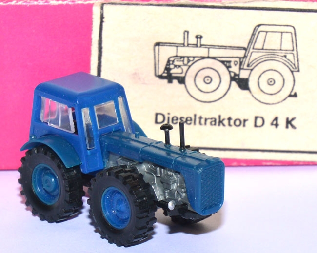 Dieseltraktor D4K blau