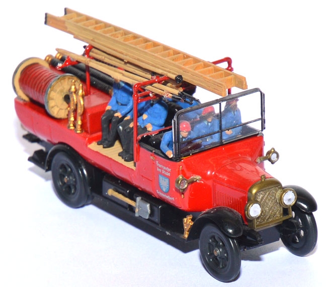 Saurer Feuerwehr Schweinfurt 1926 mit Preiser Figuren