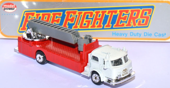 American LaFrance Ladder Fire Truck / Drehleiter Feuerwehr