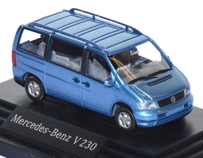 Mercedes-​Benz Vito V 230 Bus lichtblaumetallic