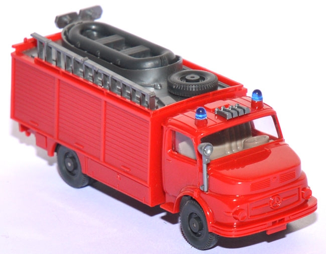 Mercedes-​​​Benz L 1413 Rüstwagen mit Boot Feuerwehr