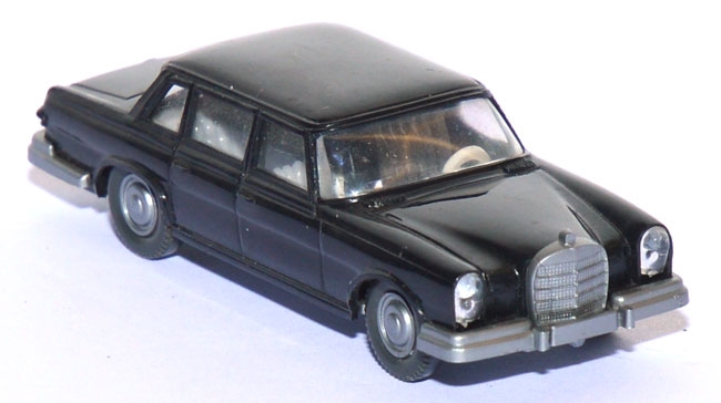 Mercedes-​​​​Benz 600 schwarz