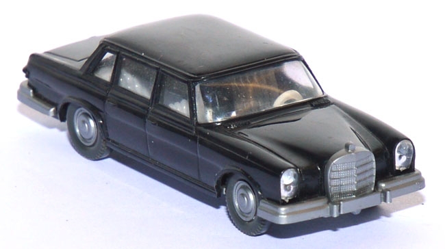 Mercedes-​​​Benz 600 schwarz