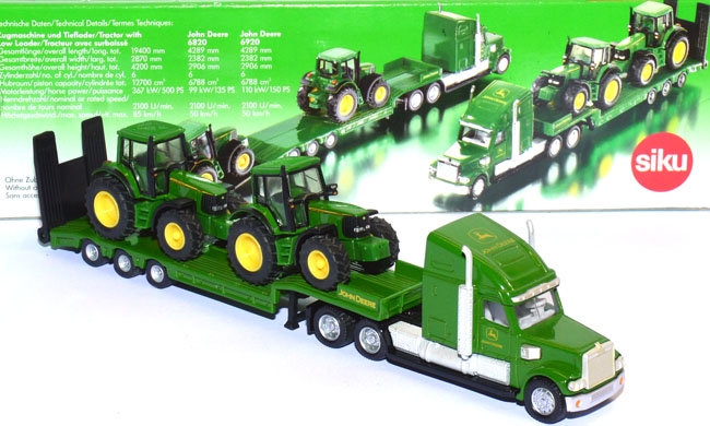 US-​Truck Tieflader mit John Deere 6820 + 6920 Traktoren