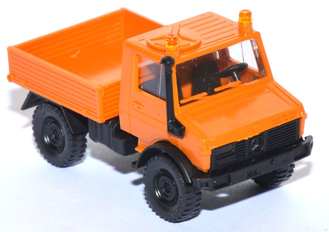 Mercedes-​Benz Unimog U 1500 Straßendienst orange