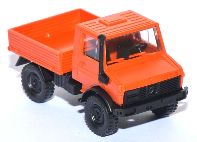 Mercedes-​​Benz Unimog U 1500 rotorange