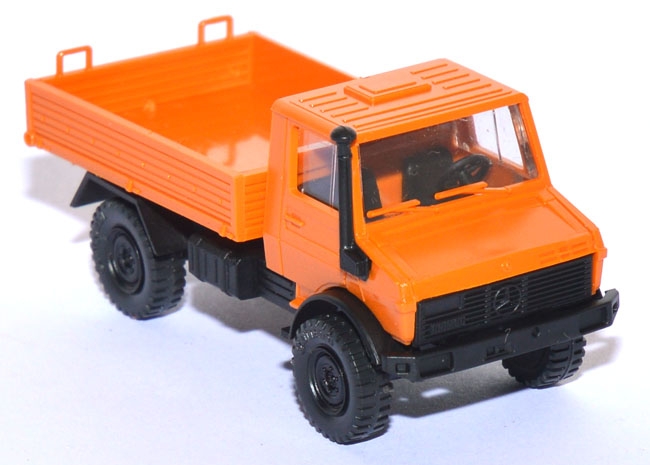 Mercedes-Benz Unimog U 1700 L orange