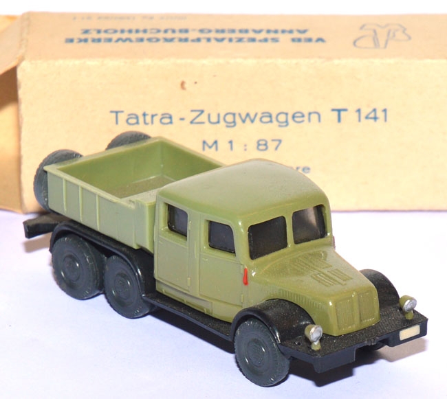 Tatra T 141 Schwerlastzugmaschine 6x6 olivgelb