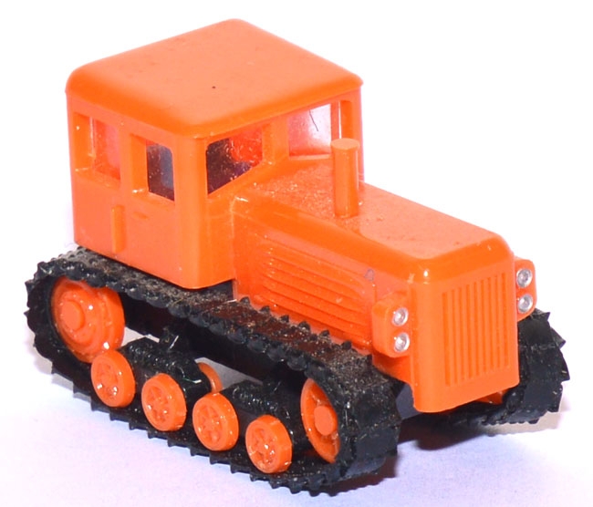 Raupenschlepper DT-47 orange