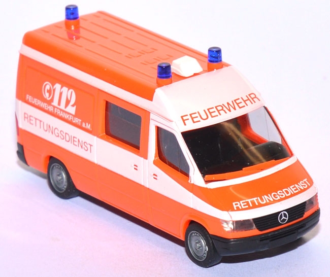 Mercedes-​Benz Sprinter HD RTW Feuerwehr Frankfurt a.M. leuchtrot