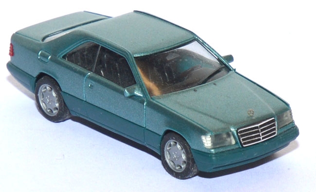 Mercedes-​Benz E 320 berüllmetallic