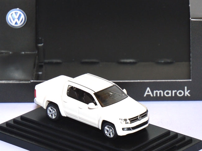 VW Amarok cristalweiß