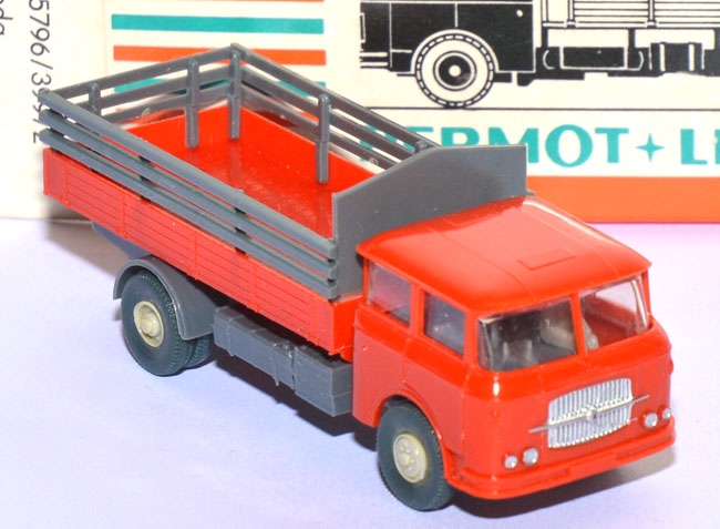 Skoda S 706 RT LKW Pritsche mit Lattenaufsatz rot