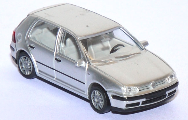 VW Golf 4 4türig silber