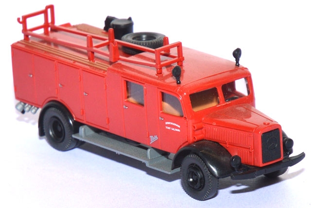 Mercedes-​Benz L 4500 LF 25 Berufsfeuerwehr Salzburg