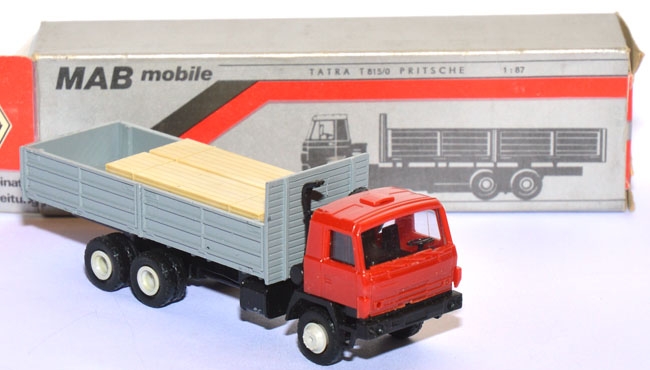 Tatra 815/0 Pritschen-​​​​​LKW 6x6 rot