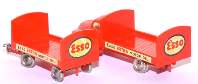 Bedford Pritschelastzug Esso rot