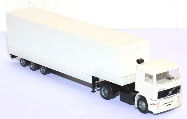 Volvo F12 Pritschensattelzug neutral