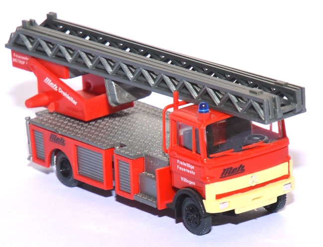 Mercedes-​​​Benz LP 809 DL 22 Feuerwehr Villingen rot