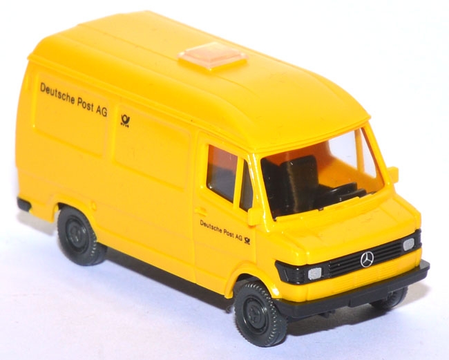 Mercedes-​Benz D Kasten HD Deutsche Post AG gelb