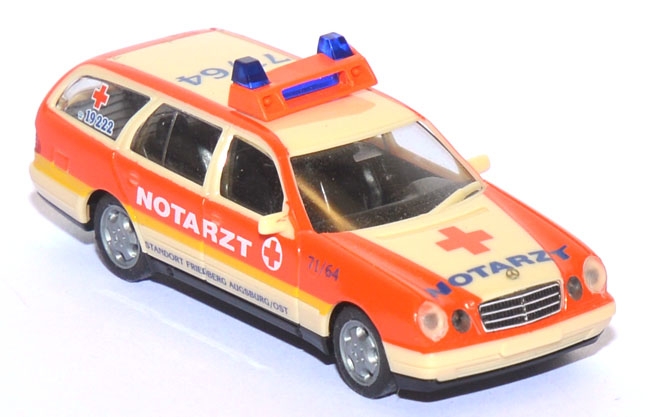 Mercedes-​Benz E-Klasse Notarzt BRK Friedberg Augsburg/Ost