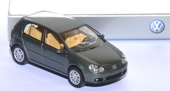 VW Golf 5 4türig sagegreenmetallic