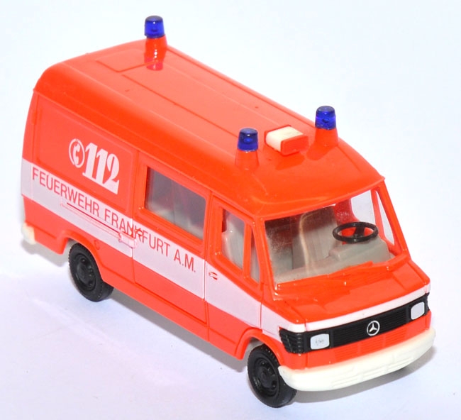 Mercedes-​​​​Benz 207 D RTW Feuerwehr Frankfurt a.M.