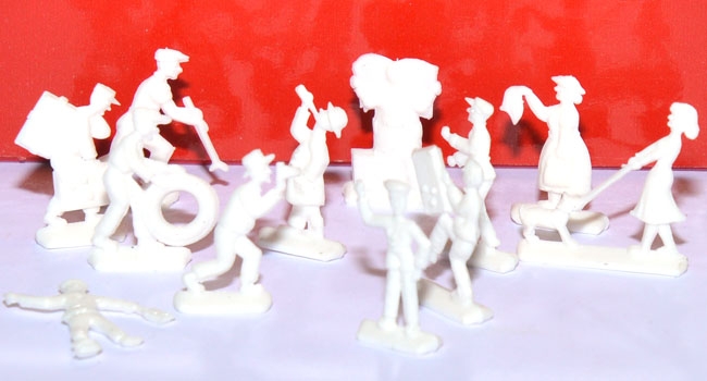 Verschiedene Figuren weiß