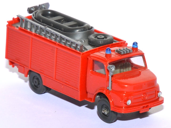 Mercedes-​​​​​​Benz L 1413 Rüstwagen mit Boot Feuerwehr
