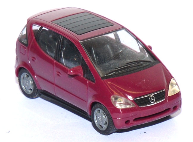 Mercedes-​Benz A-​Klasse weinrot