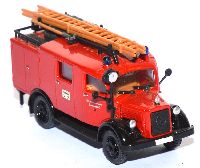 Mercedes-​Benz L 1500 LF 8 Berufsfeuerwehr Siemens AG