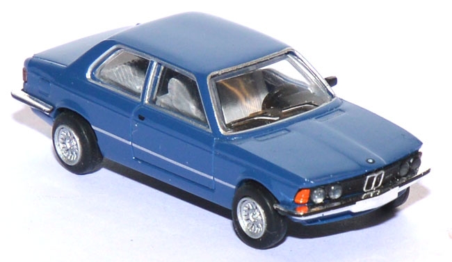 BMW 323i blau