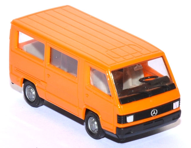 Mercedes-​Benz 100 D Bus orange