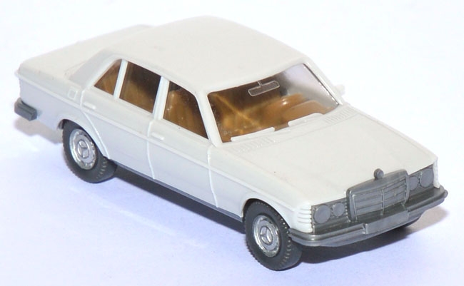 Mercedes-​​​Benz 240 D altweiß