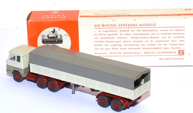 Hanomag-​​Henschel F 221 S Pritschensattelzug