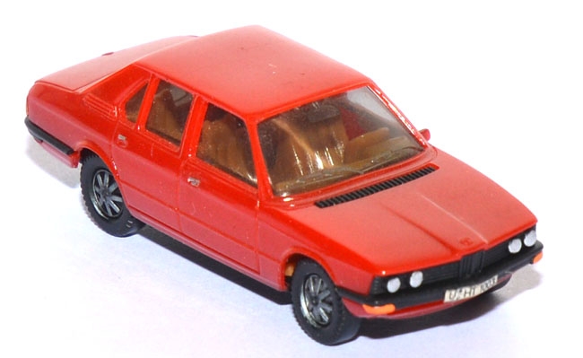 BMW 528i (E12) rot
