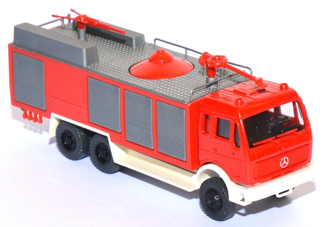 Mercedes-​​​Benz NG TroTLF 32 Ziegler Feuerwehr rot