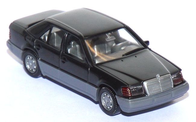 Mercedes-Benz E 320 (W124) schwarz
