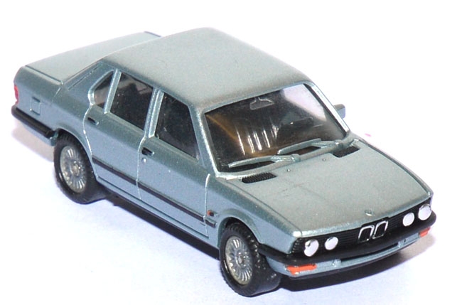BMW 528i hellblaumetallic