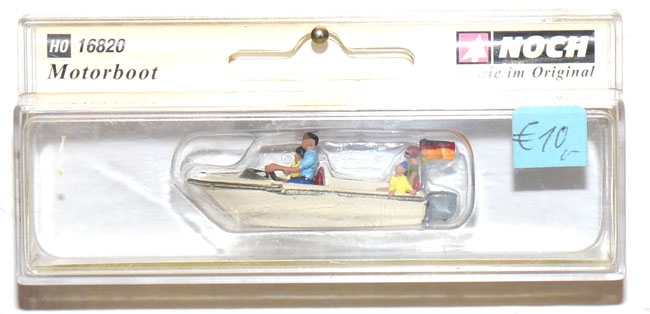 Motorboot mit 4 Figuren