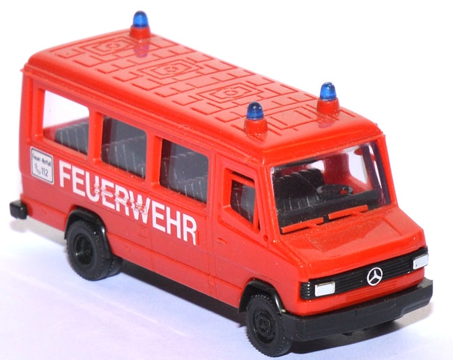 Mercedes-​Benz 507 D Bus Feuerwehr rot